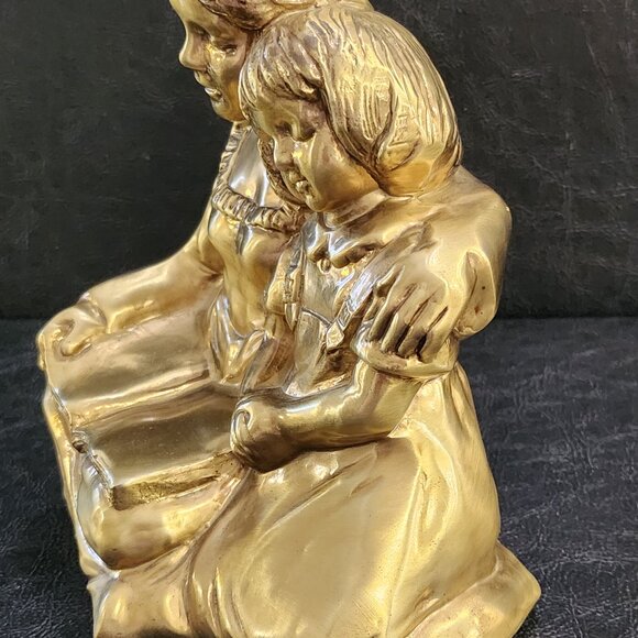 PM Craftsman, Mother and Daughter Reading a Book Brass Figurine. Home Decor - Picture 3 of 10